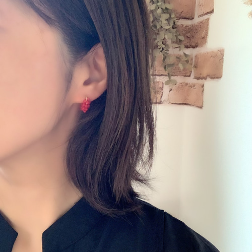 真っ赤なビタミンカラー✨ つぶつぶレッドサンゴ フープ