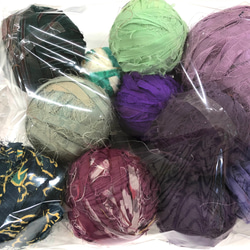 裂き布　お得な詰め合わせ布玉⑯紫色＆緑色　約1㎏ 2枚目の画像