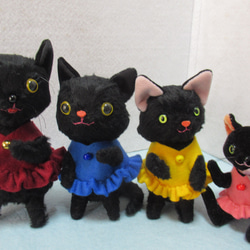 ピンクのドレスの黒猫 6枚目の画像