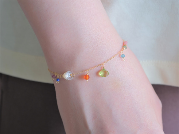 Peridot bracelet：ペリドット×カーネリアン×アパタイト　チェーンブレスレット　天然石 1枚目の画像