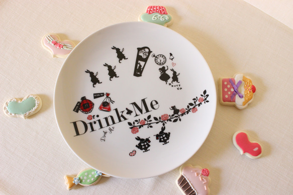 大人かわいいアリス☆「Drink」Me」の１９㎝プレート「ポーセラーツ」 1枚目の画像