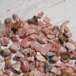 天然石ロードクロサイト(インカローズ)約10g分詰合せ約1～5mm 小さなさざれ石穴なし[sa-220721-02] 8枚目の画像