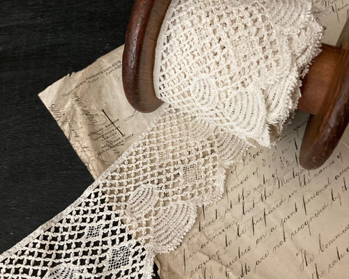 1930年代イギリスアンティーク ピンクローズの刺繍とレース シルクキャミソール 4efa763537180ae711e6bc4aec653a