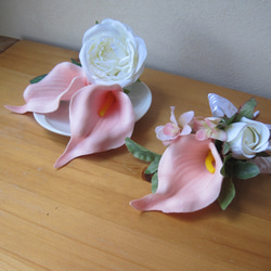 カラーのクラッチブーケ♪ブートニア付き♪生花みたいに綺麗な造花です♪高品質なのに安い 8枚目の画像