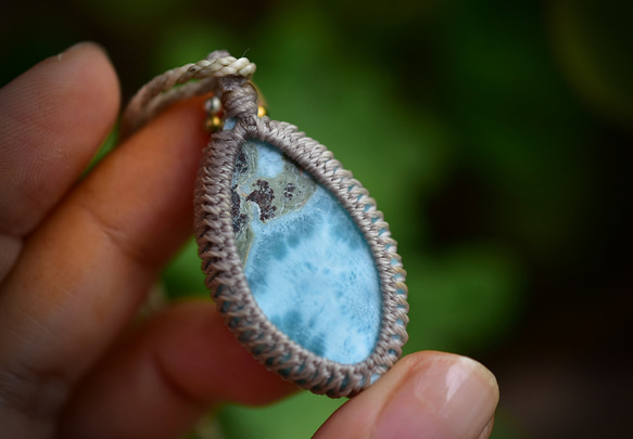 白色chatoyancy Larimar 花邊吊墜 597 第10張的照片