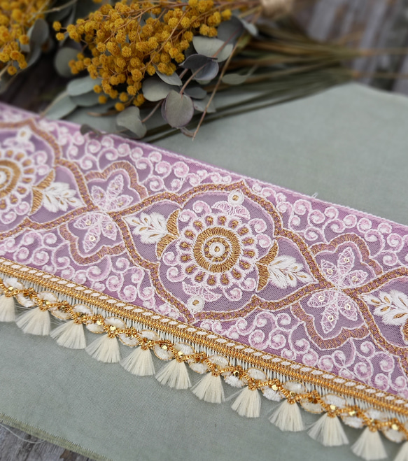 新色追加⭐インド刺繍リボンno.120  (25cm・モロッコ風・ピンク・オーガンジー・チロリアンテープ) 4枚目の画像