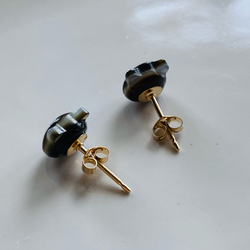 14KGF ぷっくりクロネコにゃんこピアス 本当は猫耳になりたい