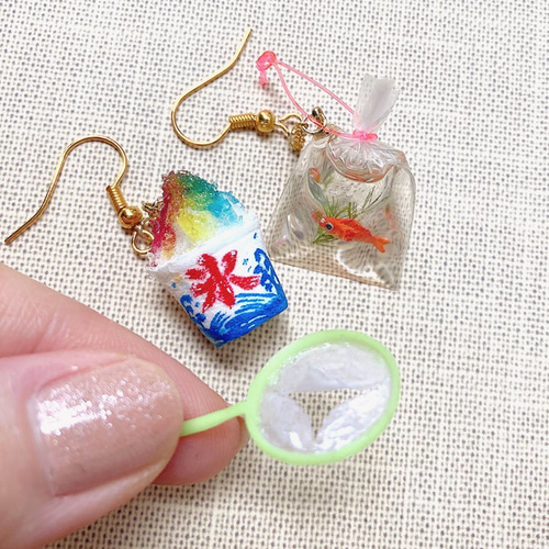 かき氷　ピアス　ミニチュア　苺　夏アクセ　可愛い ☆ミニチュア かき氷ピアス☆ ピアス（フック・チェーン） mi