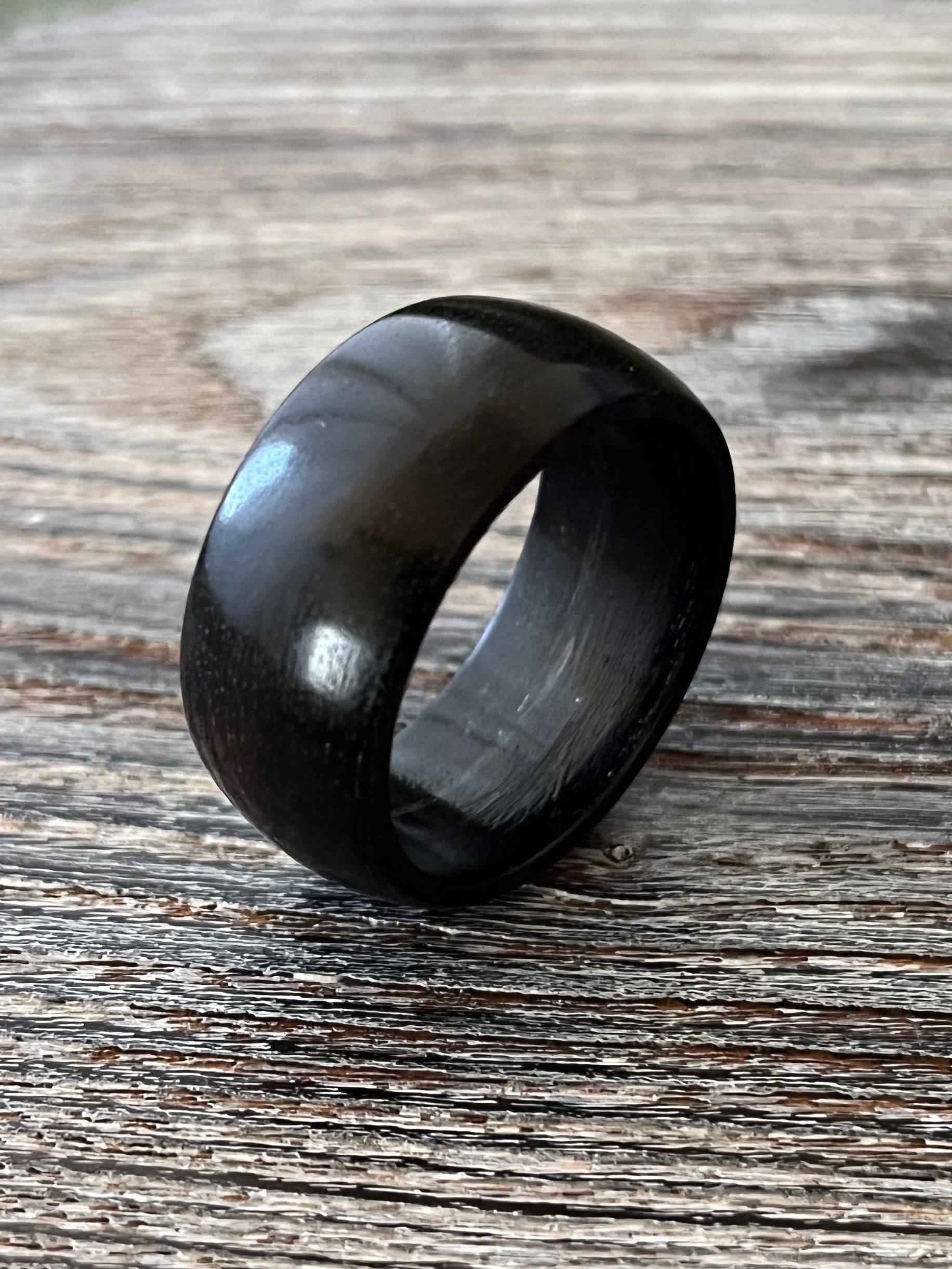 黒檀リング／削り出し一点物／15〜16号前後／エボニー無垢材／手作業