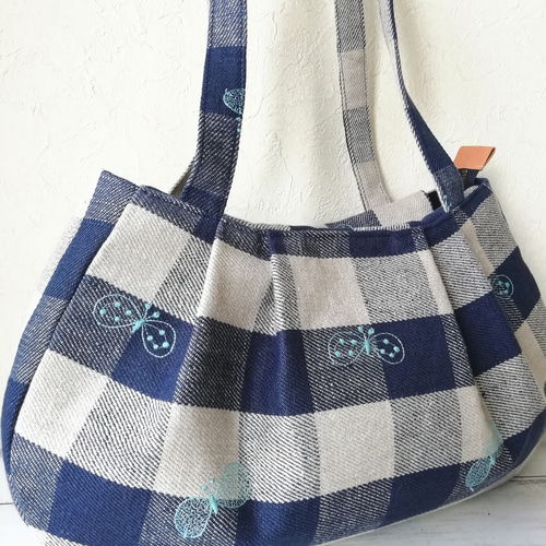 ミナペルホネンchouchoチェック刺繍リネンのタックショルダートート