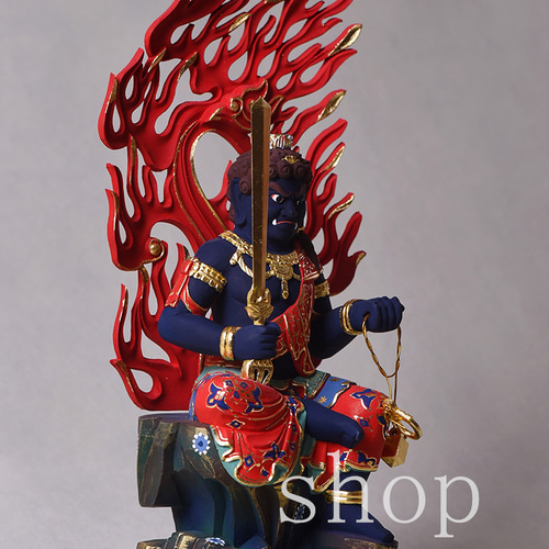 時代物 木彫彩色 不動明王坐像 木製 骨董品 古美術品 置物 東洋彫刻 時代物 木彫彩色 不動明王坐像 木製 骨董品 古美術品 置物 東洋彫刻