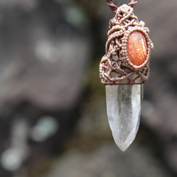 ヒマラヤ水晶ポイント原石　サンストーン　マイクロマクラメ　ペンダント 7枚目の画像