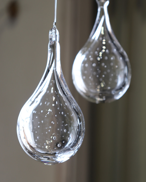 新作「あまつぶのオーナメント」スウェーデンクリスタル ナチュラル 水滴  透明 ドット 水玉模様 サンキャッチャー 6枚目の画像