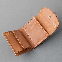 送料無料 国産ブライドルレザー 三つ折り コンパクトウォレット MANUEL ミニ財布 ヌメ革 キャメル 6枚目の画像
