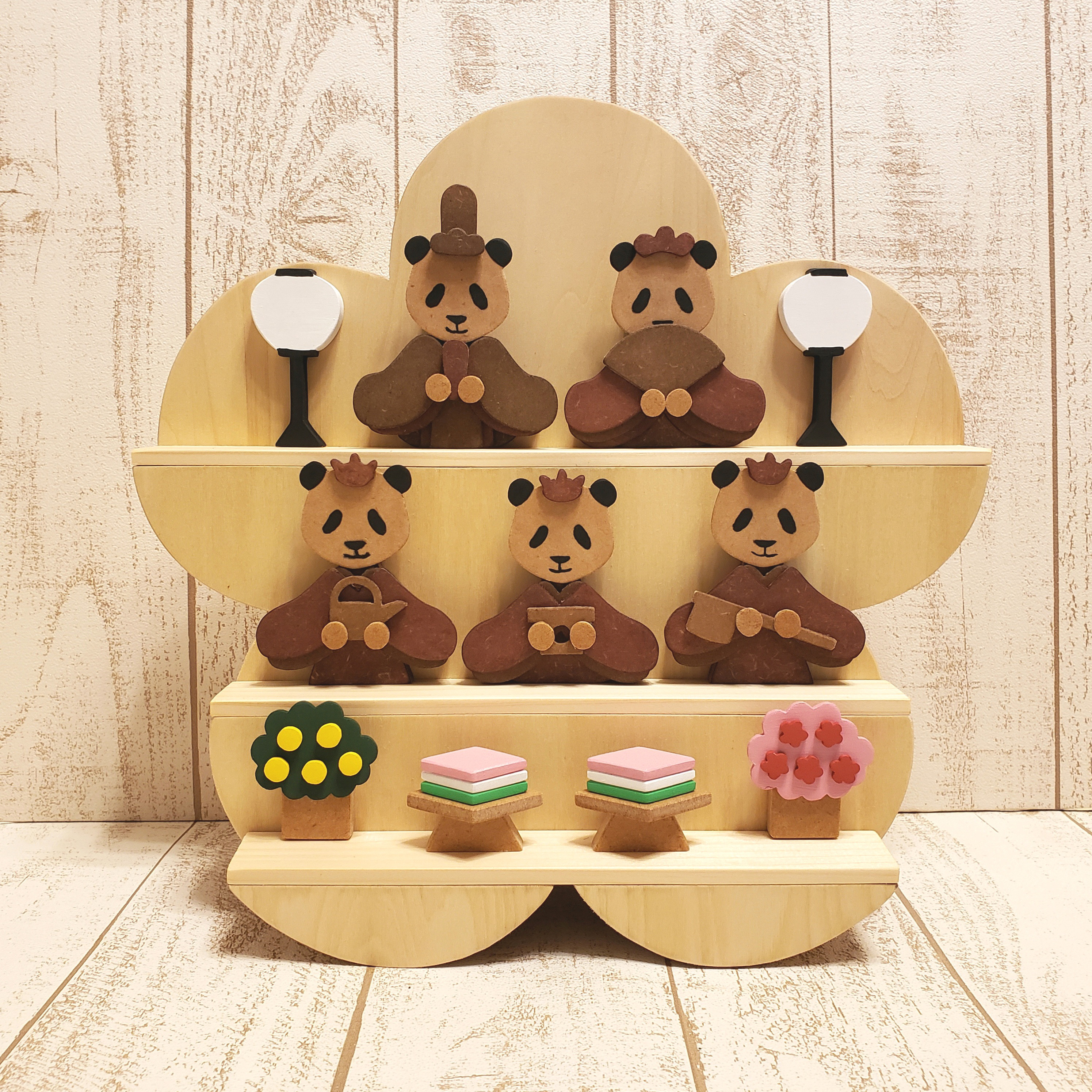 ☆受注制作☆ひなまつり☆桃の花型木製のパンダの三段飾り雛人形☆五人飾り☆おひなさま☆変わり雛☆ひな祭り