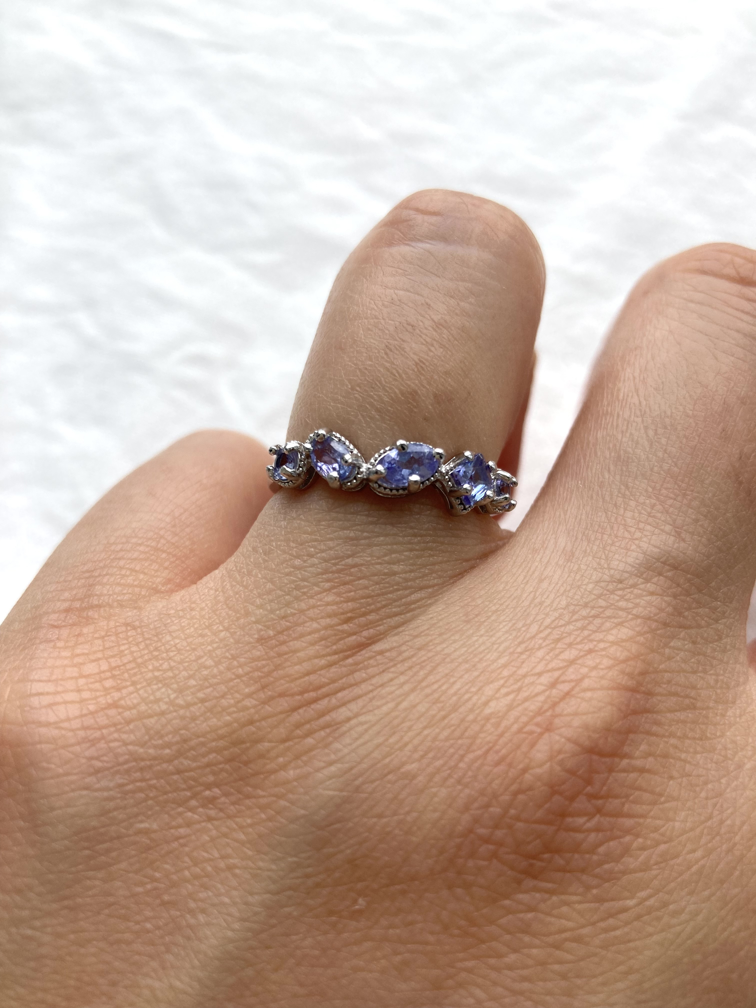 タンザナイト　5粒　スクエアオーバルラウンドシェイプ　フリーサイズリング　指輪　ロジウムコーティングシルバー925