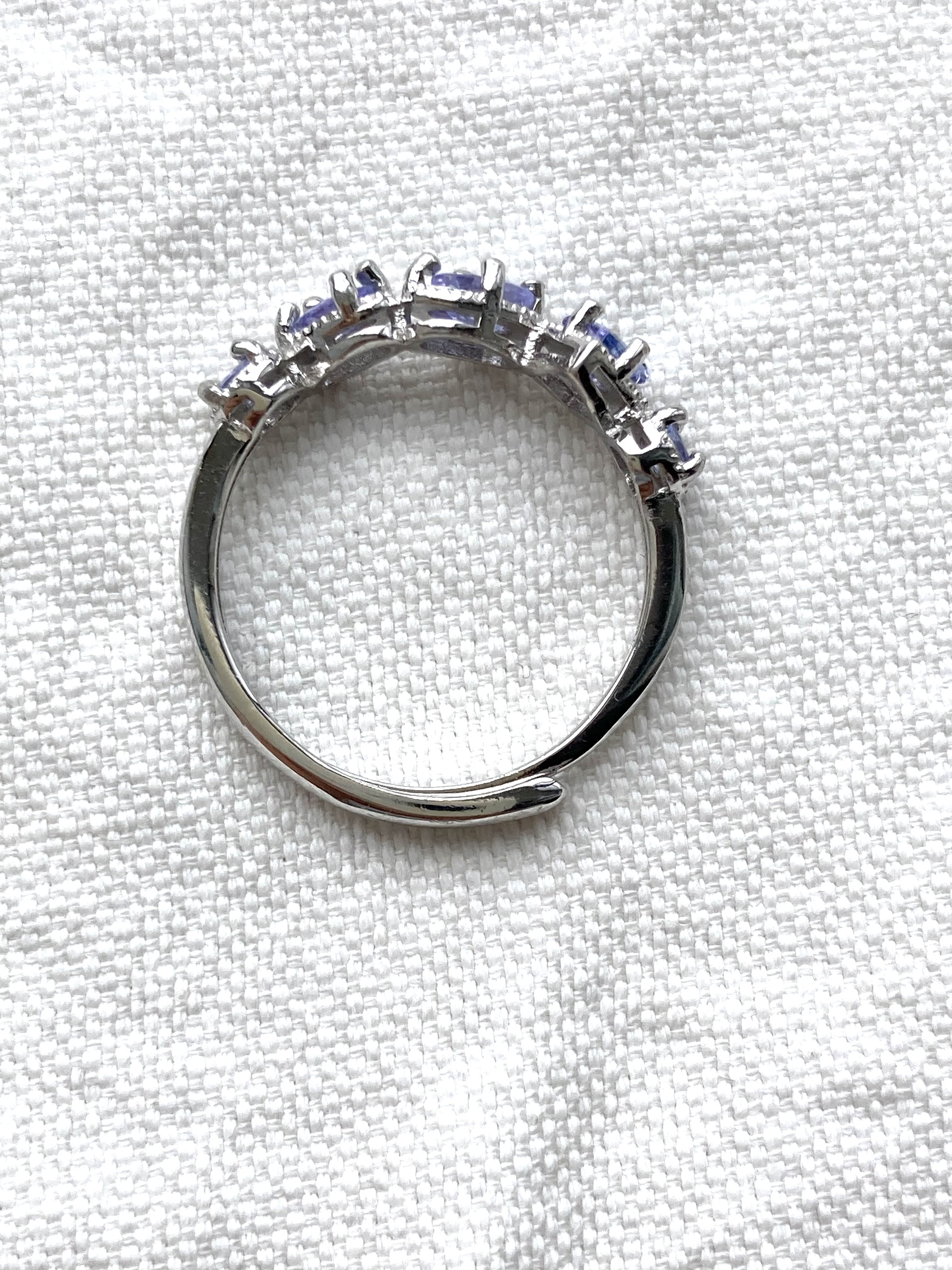 タンザナイト　5粒　スクエアオーバルラウンドシェイプ　フリーサイズリング　指輪　ロジウムコーティングシルバー925