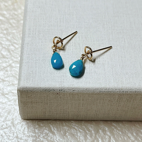 14kgf＊アリゾナ産スリーピングビューティターコイズ ピアス