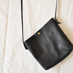 黒色＊本革＊しかくけいシンプルサコッシュ サコッシュ TT