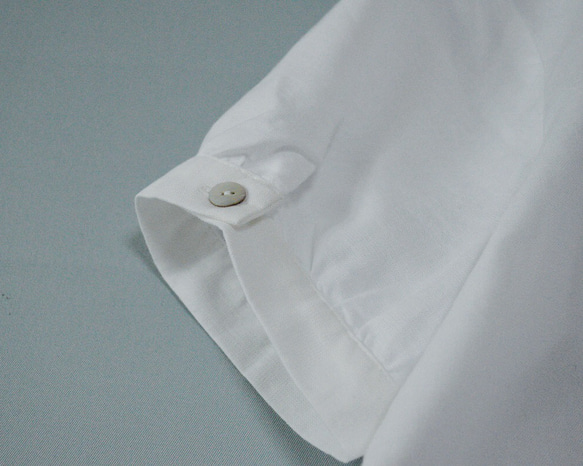 綿麻素材　襟元フリル付き大人可愛い半袖トップス♪ 6枚目の画像