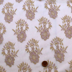 ラメチュールレース生地　うす茶紫・金と銀ラメ　（約110ｃｍ×約50ｃｍ）　【ハンドメイドのための小さな布】　la767 1枚目の画像