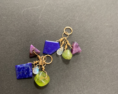 14kgf天然石クンツァイトのジャラジャラピアスNo.376