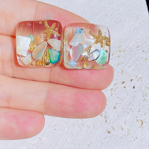 ネイルのようなレジンポストピアス(ヒトデ) ピアス（スタッド・一粒  
