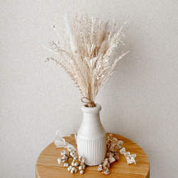 パンパスグラスと小花のミニブーケ　ホワイト　ベージュ　スワッグ　ドライフラワー 3枚目の画像