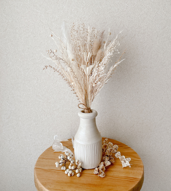 パンパスグラスと小花のミニブーケ　ホワイト　ベージュ　スワッグ　ドライフラワー 3枚目の画像
