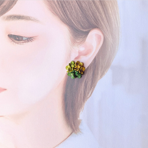 紫陽花*革花ピアス・イヤリング/秋色グリーン・マスタード/秋冬/揺れ 