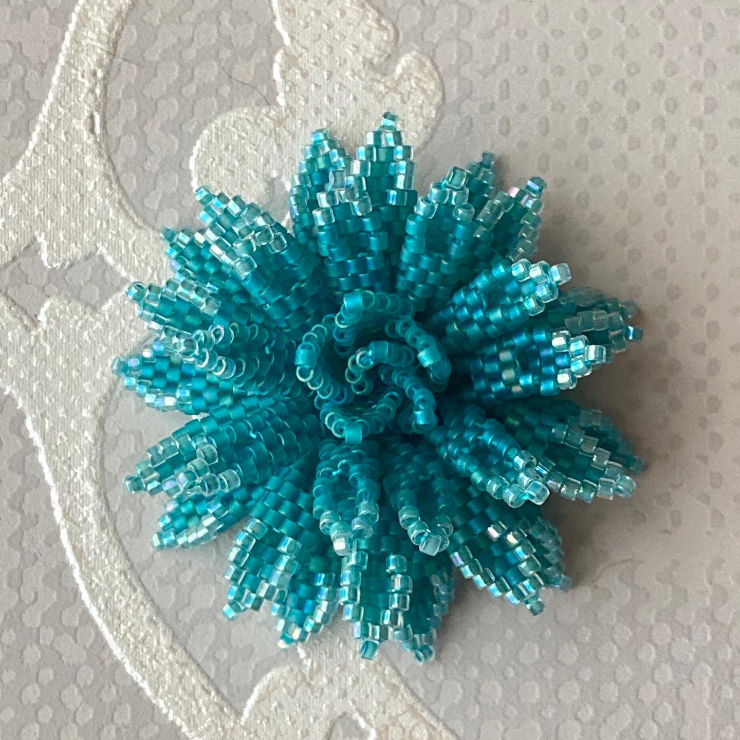 シェイプドステッチでつくる＊ダリアのブローチ 4,320円