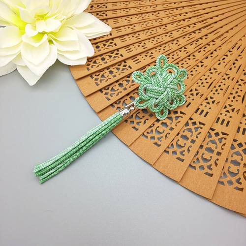 八重菊結びのタッセルポニーフック（浅緑・ライトグリーン） 和風 中華