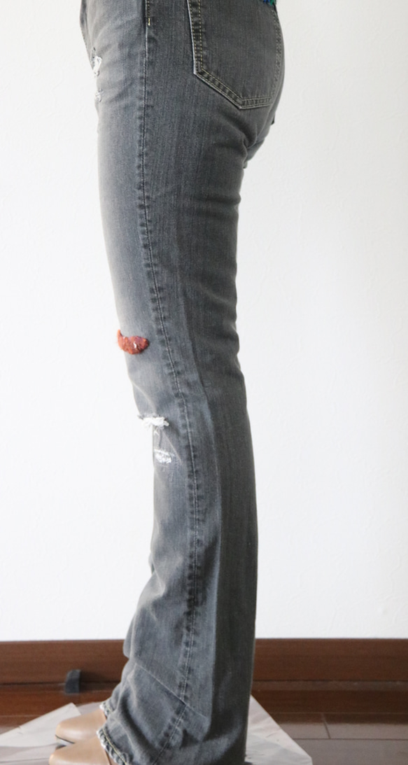 デニムセール＋クーポン　　ウィメンズ国産ダメージジーンズ(リメイクジーンズ)Sサイズ 9枚目の画像