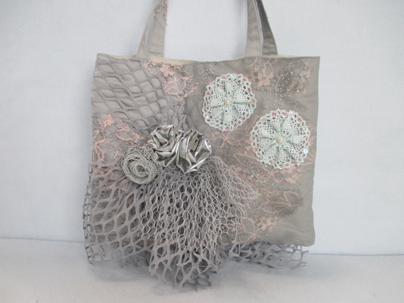 【一個限定】✨　手提げカバン　コラージュ素材　モチーフ　レース 81 創作バッグ コラージュ トートバッグ レース チュール ビーズ