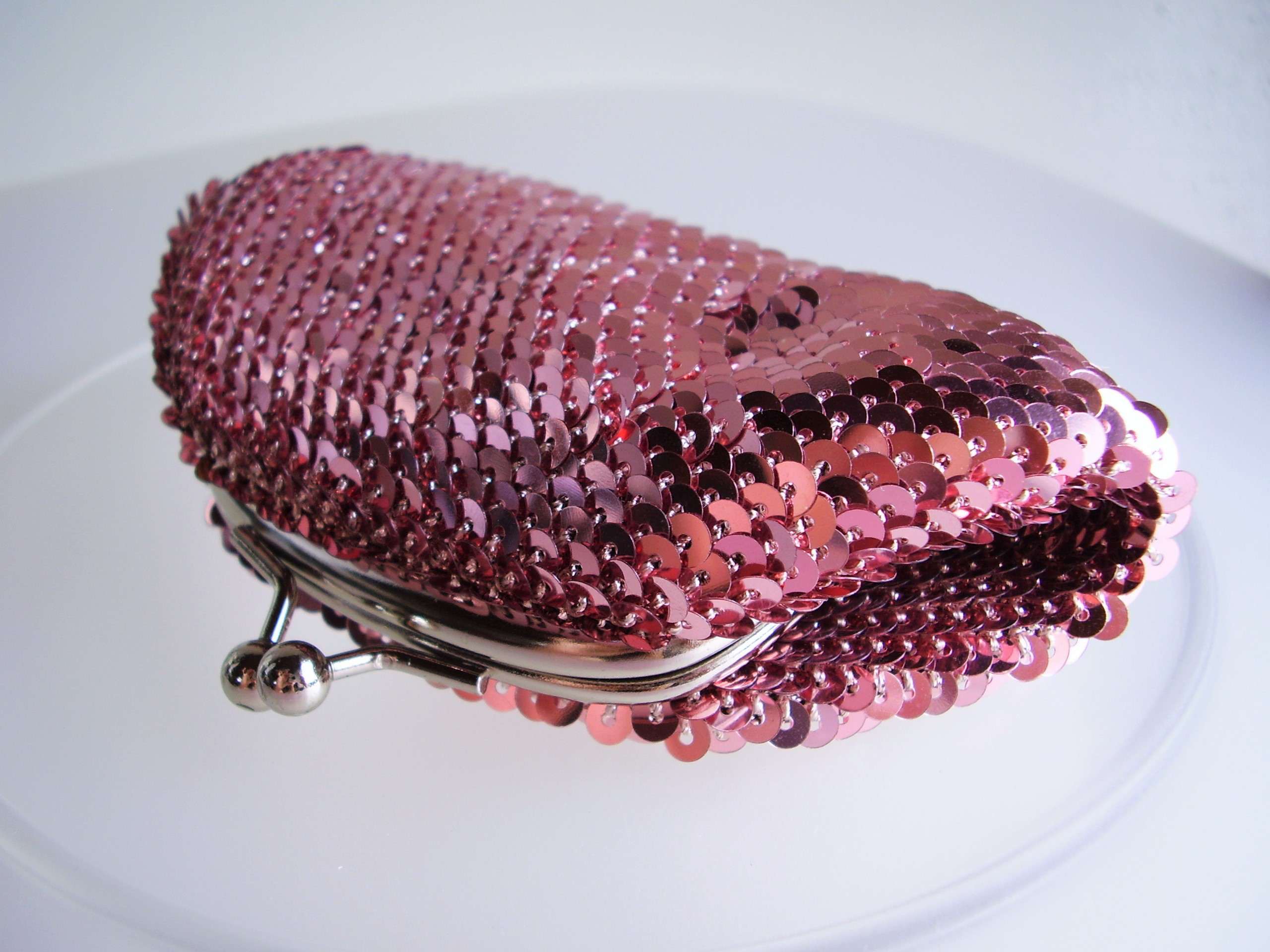 一点もの・スパンコールの小銭入れ（ピンク）・がま口財布・小物入れ