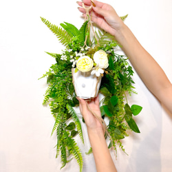 人感センサーで光る ウェルカムハンギンググリーン  造花　 4枚目の画像