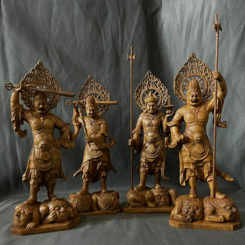 井波彫刻　仏教工芸品　総柘植材　木彫仏像　仏師手仕上げ品　四天王立像一式 井波彫刻 総柘植材 仏教工芸品 彩金 彩繪 仏師手工精彫り 四天王