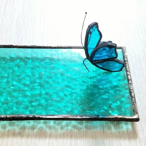 蝶のステンドグラス サンキャッチャー（ブルー）蝶々 一輪挿しや花瓶に