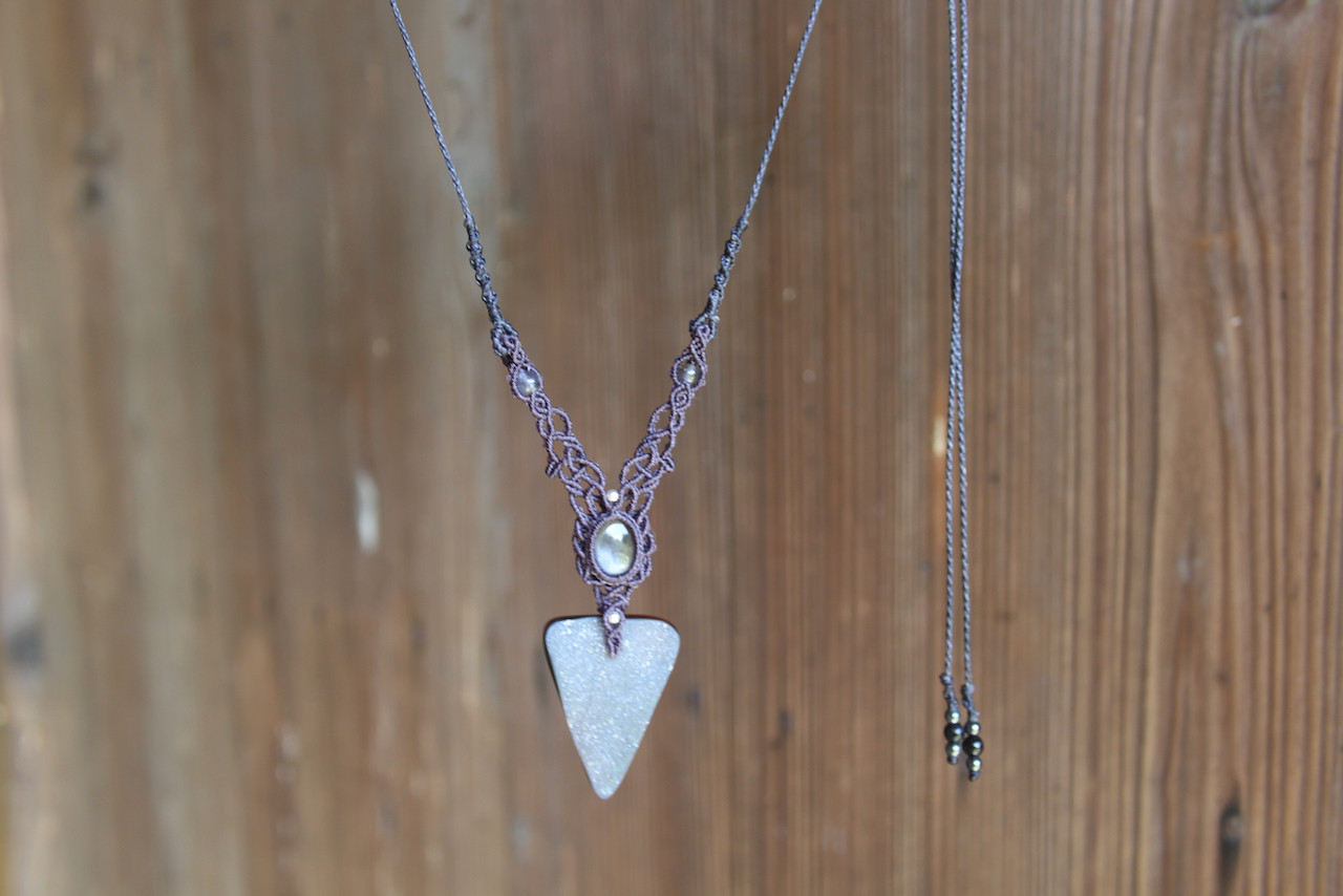 ドゥルージーアゲート　ブラックサンストーン　マイクロ　マクラメ　ペンダント