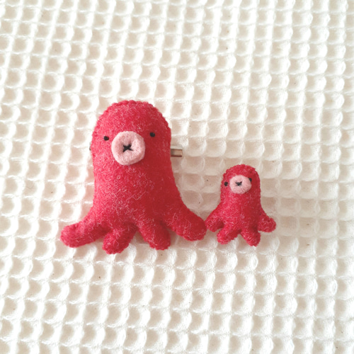 オートクチュール刺繍　たこさんウインナーブローチ オートクチュール刺繍 たこさんウインナーブローチ