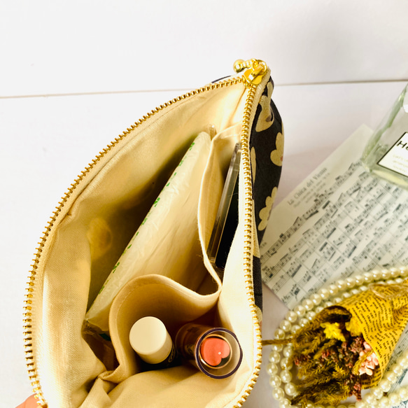 ＊北欧調＊レトロフラワー柄＊綿麻キャンバス＊フラットポーチ☆化粧品入れ☆通帳入れ☆ 9枚目の画像