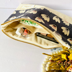 ＊北欧調＊レトロフラワー柄＊綿麻キャンバス＊フラットポーチ☆化粧品入れ☆通帳入れ☆ 8枚目の画像