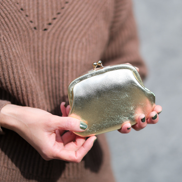 送料無料 小さい財布 ミニマム 革巻き がま口 国産 箔レザー 財布 本革  シャンパンゴールド 6枚目の画像