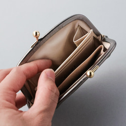 送料無料 小さい財布 ミニマム 革巻き がま口 国産 箔レザー 財布 本革  ブラックパール UBRI 6枚目の画像