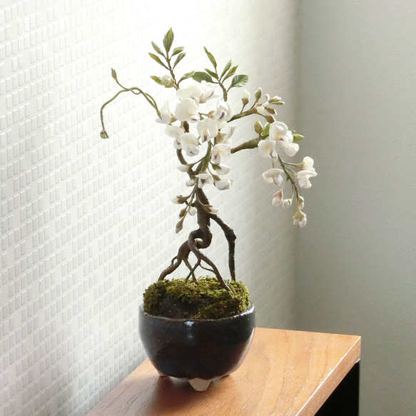 ✿【 粘土置物 】魅惑の花木「酔いしれて。風に揺れ、香るような」白藤の盆栽仕立て ／ 和洋室どちらにも◎ 9枚目の画像