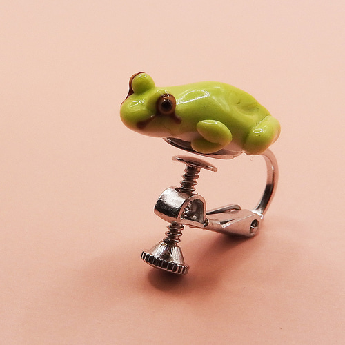 Nina【青いアマガエル