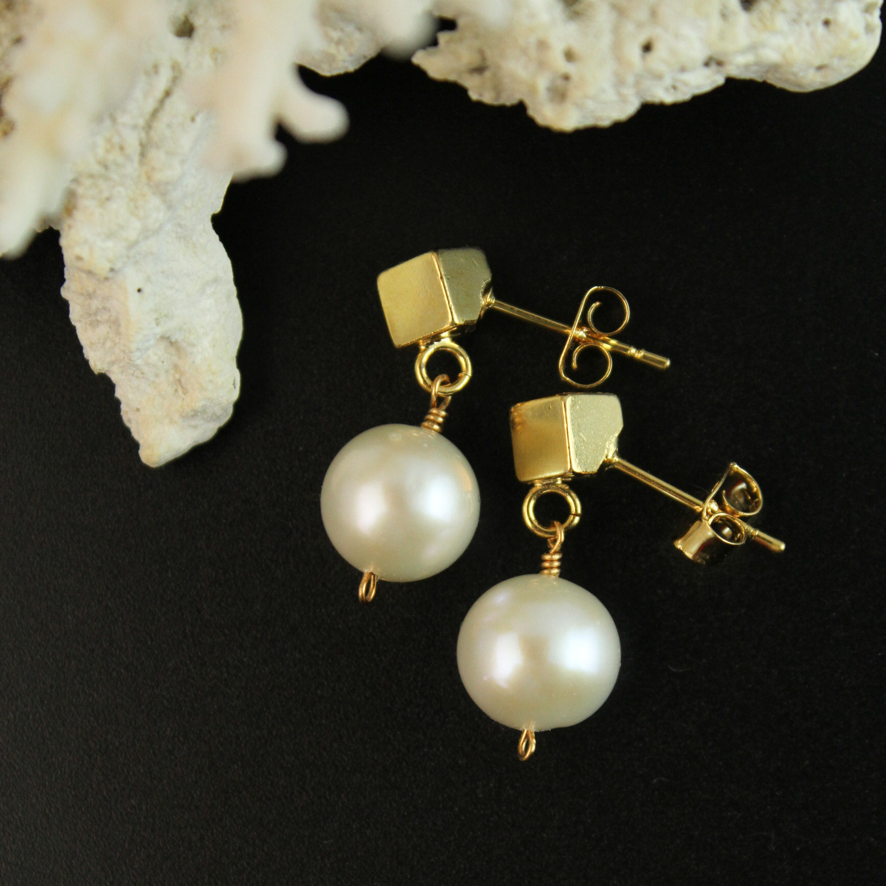 【高品質／大粒（10ｍｍ）】天然パール 16Kgpスタッドピアス