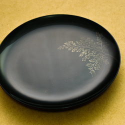 忍草蒔絵　丸皿　～うるしの丸皿　 1枚目の画像
