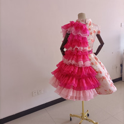 ステージドレス　演出ドレス　可愛いピンク系　フリルたっぷり　ももいろ衣装 12枚目の画像