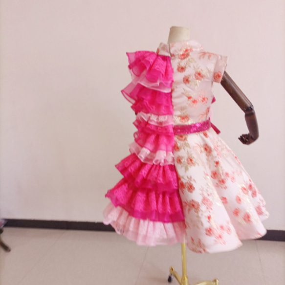 ステージドレス　演出ドレス　可愛いピンク系　フリルたっぷり　ももいろ衣装 9枚目の画像